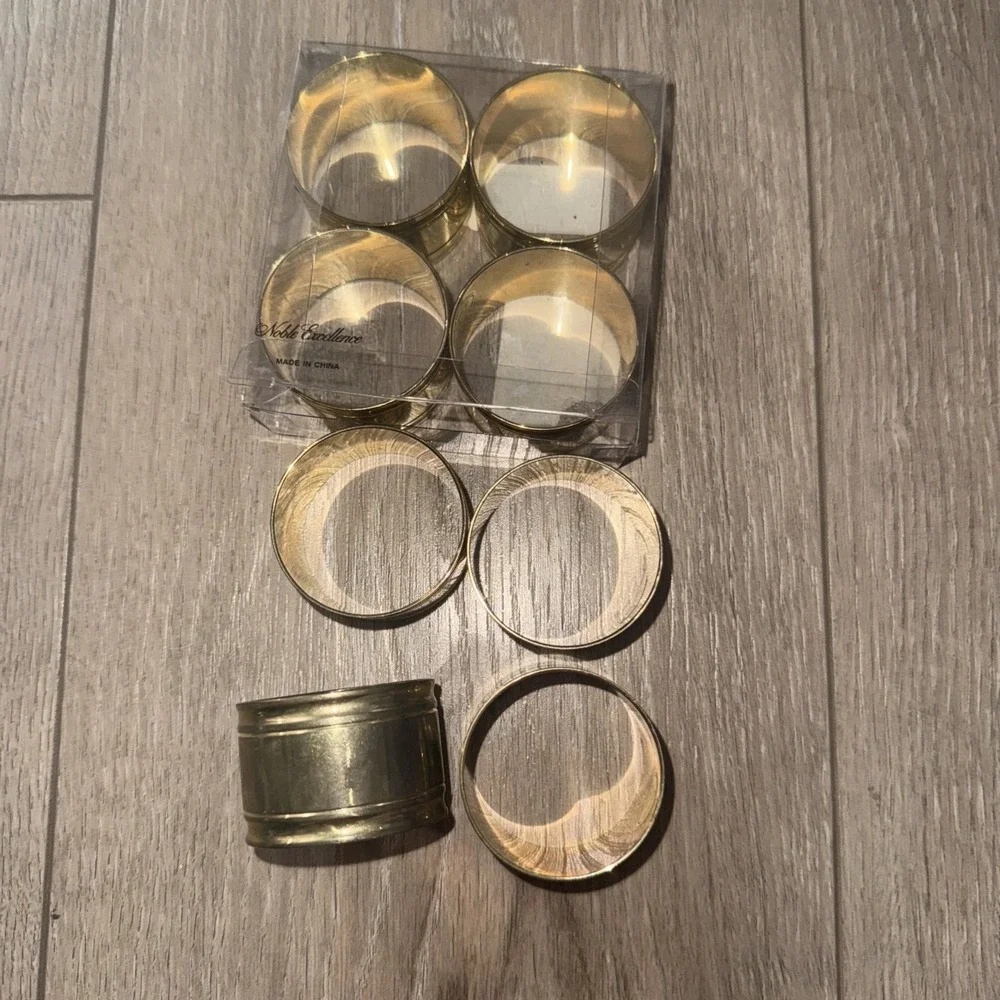 Noble Excellence Set Of 8 Gold Tone Napkin‎ Ring Holders 4 New